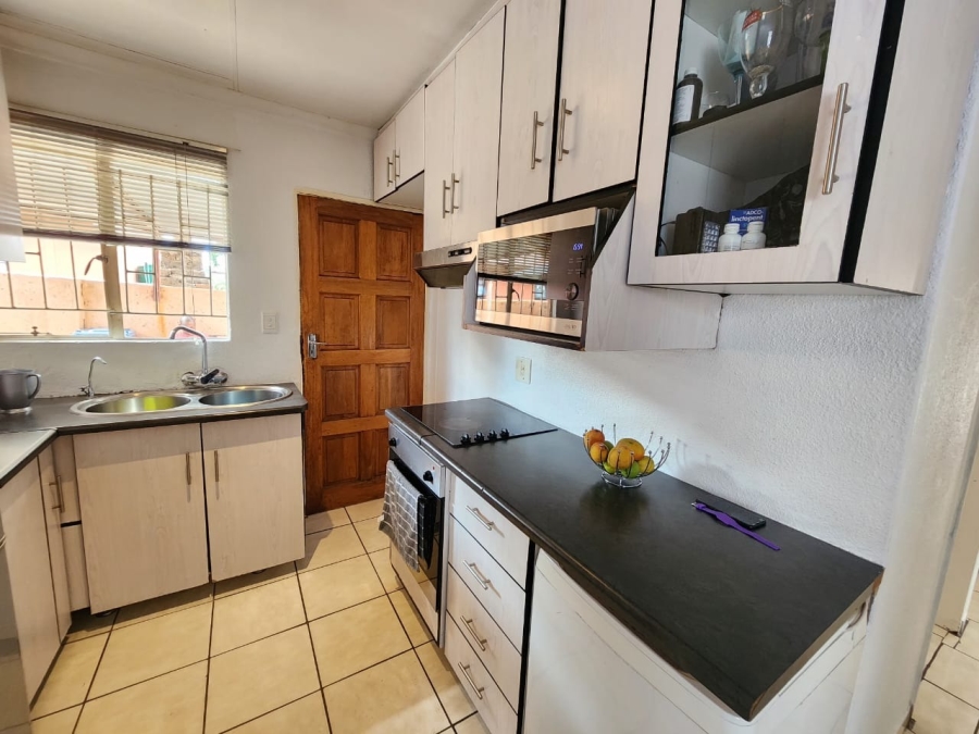 2 Bedroom Property for Sale in Tlhabane West North West